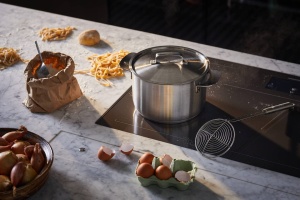 Caserola Fiskars 5 l, inox reciclabil, argintie, pentru toate plitele - Img 6