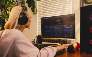 Casti gaming JBL Quantum 950 Wireless Bluetooth Noise Cancelling Negru - Img 6