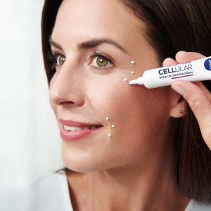 Crema antirid NIVEA Cellular Expert Filler pentru ochi si buze, 15 ml, cu Hyaluron si Folsaure - Img 4