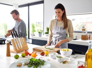 Cutit de carne ZWILLING Vier Sterne 20 cm, otel inoxidabil, maner ergonomic, negru - Img 6
