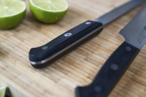 Cutit legume ZWILLING Gourmet 8 cm otel special inoxidabil maner ergonomic negru - Img 4