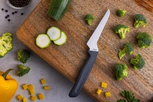 Cutit pentru fructe si legume Zyliss 10 cm, lama otel inoxidabil, maner din Weizenstroh - Img 7