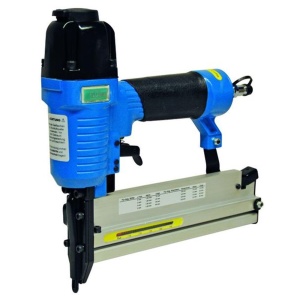 Dispozitiv de prindere/cuie pneumatic Gude (max. 6 bari, test GOOD - VERY GOOD, roata de control al adancimii, blocare de siguranta la impact, inclusiv 1500 de cleme (20/32/40 mm) si 2000 de stifturi (25/40 mm), sticla de ulei, geanta de transport)