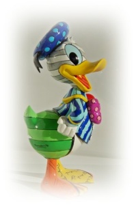 Figurina Donald Duck Enesco Britto, 20.5 cm, design colorat - Img 3