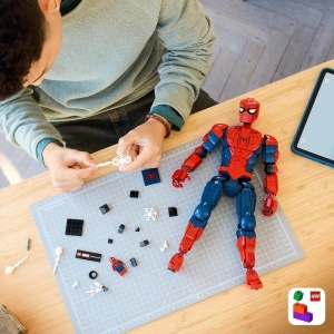 Figurina LEGO Marvel Spider-Man 76346, 36 cm, 813 piese, foarte mobil - Img 9