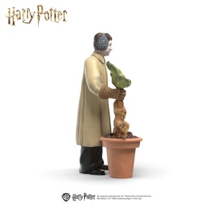Figurina Schleich Harry Potter Neville Longbottom cu Alraune, 15 x 8 x 18 cm - Img 4