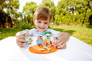 Figurine Hape Green Planet Explorers Elefantenfamilie Set 4 Elefanti Materiale Ecologice - Img 2
