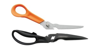 Foarfeca multifunctionala Fiskars Cuts More 1000809 23 cm lame detasabile acoperire titan negruportocaliu - Img 5