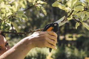Foarfeca universala Fiskars SingleStep SP28, 20.8 cm, lame din otel de inalta calitate, negruportocaliu - Img 3