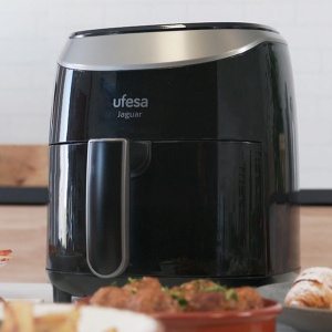 Friteuza cu aer Ufesa Jaguar Deep Fryer 35L 8 programe presetate 1200 W panou tactil comutator temporizator temperatura 80deg-200deg fara BPA si PFOA  - Img 2