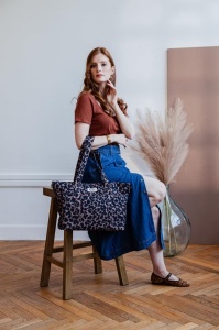 Geanta pentru scutece Beaba Madrid 22L, design unisex, 11 compartimente, leopard - Img 2