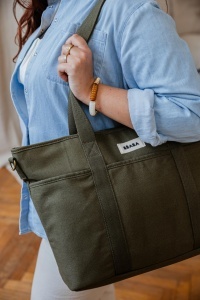 Geanta pentru scutece Beaba Madrid 22L, khaki, 11 compartimente, design unisex - Img 6