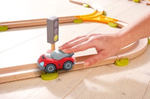 HABA 304711 Kullerbu Masinuta Sport Rosie cu Motor Impuls pentru Copii 2-8 Ani - Img 5