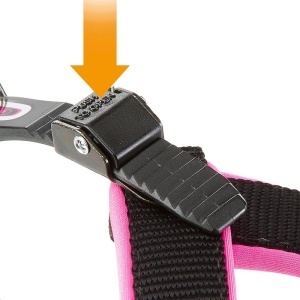 Hamul ergonomic pentru caini Ferplast AGILA Fluo 3 potrivire excelenta inchidere cu snur captuseala moale A B 37 57 cm 15 mm Roz - Img 5