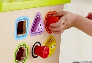 Hape Motorikwurfel Kleine Tierchen Joc Montessori din Lemn pentru Copii 1 ani - Img 4