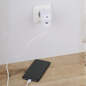 Incarcator USB C Grundig 65W - 2x USB-C, 1x USB-A, Compact - Img 2