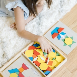 Joc de constructie Melissa And Doug Mosaice din lemn cu 120 piese colorate - Img 7