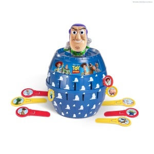 Joc de societate TOMY Pop Up Buzz Lightyear, pentru 2-4 jucatori, de la 4 ani