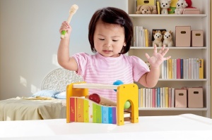 Joc de xilofon si ciocan Hape cu xilofon extensibil, jucarie multifunctionala din lemn, de la 12 luni - Img 6