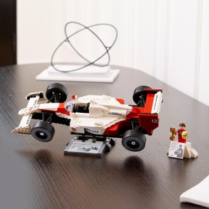 LEGO Icons McLaren MP44 10330 Set de Constructie pentru Adulti cu Mini-Figura Ayrton Senna - Img 3