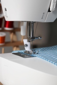 Masina de cusut Singer Initiale II 8 programe LED sistem bobina verticala - Img 6
