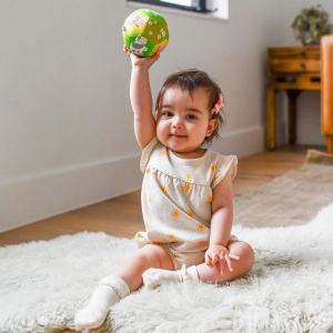 Minge pentru bebelusi HABA Babyball Bauernhof, 11 cm, material moale, design fermier - Img 2