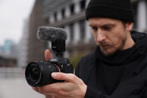 Obiectiv foto Sony SELP1635G, 16-35 mm, F4, Powerzoom, Negru - Img 2