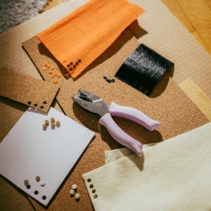 Perforator Fiskars 1003818 Cercuri Mari Maner Soft-Grip Flieder - Img 6