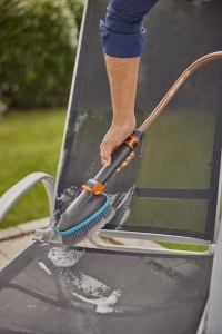 Perie de curatare Gardena Cleansystem M Soft, cu maner ergonomic, pentru suprafete sensibile - Img 2