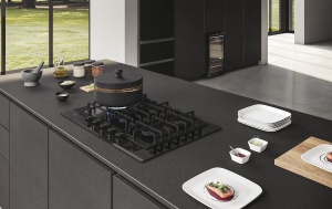 Plita pe gaz Haier HAVG7WL4HB, 5 arzatoare, design din sticla neagra - Img 6