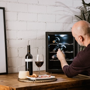 Racitor de vinuri Taurus Chanson 12 pentru 12 sticle, putere 70W, design negru - Img 7