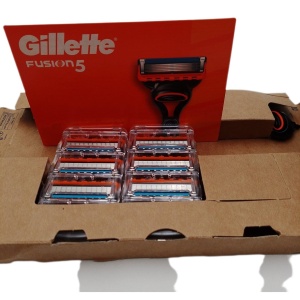 Rasoir pentru barbati Gillette Fusion5 cu 8 lame si trimmer de precizie