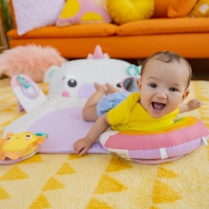 Saltea de activitati Bright Starts Tummy Time Prop Play, Unicorn, 4 jucarii incluse - Img 4