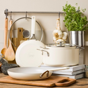 Sauteuse KitchenAid 24 cm, 3,1 L, ceramica antiaderenta, culoare crema - Img 7