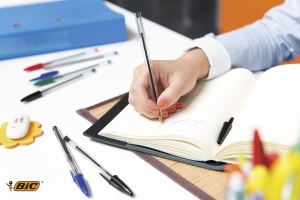 Set 150 Stilouri BIC Cristal Original, Culoare Albastra, Tip 1.0 mm - Img 2