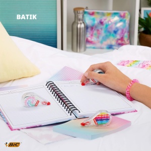 Set de birou BIC 4 Culori cu 3 stilouri si 2 corectoare, design Tie Dye - Img 6