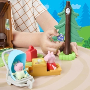 Set de Joaca Peppa Pig - Excursie la Cabana cu 2 Figurine si 6 Accesorii - Img 8