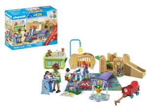 Set de Joaca PLAYMOBIL MyLife 71649 cu 5 Figurine, Teren de Joaca si Accesorii