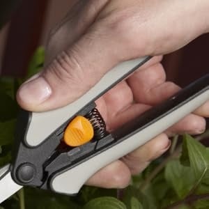 Set de unelte de gradinarit Fiskars 15 piese, cu lama din otel inoxidabil, manere ergonomice - Img 5