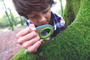 Set detectiv Hape Nature Fun Nature cu lupa si fluier din bambus si plastic vegetal, de la 3 ani - Img 5