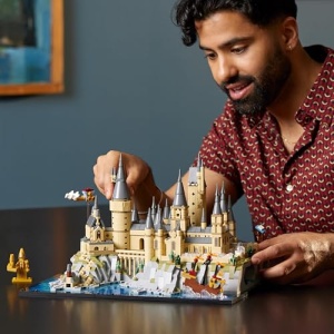 Set LEGO Harry Potter Castelul Hogwarts 76419 pentru adulti 2660 piese cu turnuri si detalii iconice - Img 8
