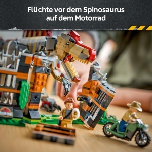 Set LEGO Jurassic World Flucht des Spinosaurus 77982, 820 piese, figura mobila - Img 7