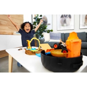 Set Stunt pentru Masini Hot Wheels GVK48, Arena cu Rampa, 1 Masina 164 si 1 Monster Truck - Img 6