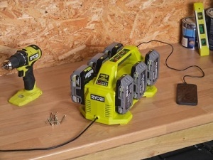 Statie de incarcare RYOBI RC18640 18V ONE 6 sloturi USB 2A montare pe perete - Img 3