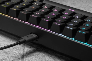 Tastatura mecanica de gaming Corsair K65 RGB Mini, 60, Cherry MX Red, Negru - Img 6