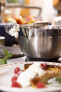 Tel ROSLE mixer de sarma de inalta calitate pentru baterea alimentelor otel inoxidabil 1810 se poate spala in masina de spalat vase 22 cm de culoare a - Img 2