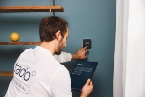Termostat inteligent cu fir tado X pentru profesionisti, instalare rapida, control prin aplicatie - Img 3