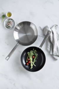 Tigaie Lacor 45328 din inox 1810, antiaderenta, cu maner ergonomic - Img 2