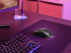 Trust Gaming GXT 929 Helox Wireless Gaming Mouse, Ultralight Mouse 75g, 80h Utilizare continua, Receptor Micro USB 2.4GHz, DPI reglabil (800-4800), 6 butoane programabile, Gaming PC MMO - Negru - Img 8