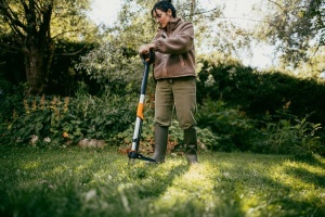 Unelte de gradinarit Fiskars X-Series Unkrautstecher, 120 cm, D-Grip, NegruPortocaliu - Img 4
